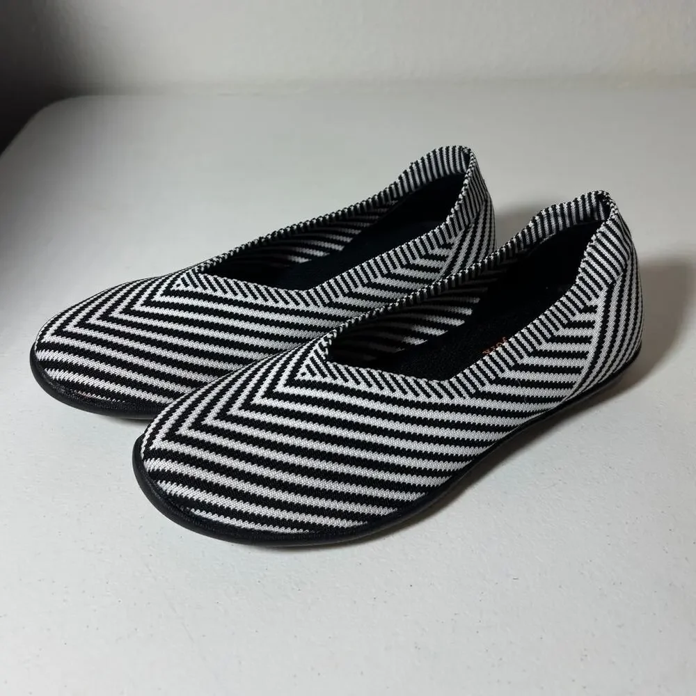 Bernie Mev NWOT Size 7 (EU 38) Valerie Black & White Striped Slip-On Flats
